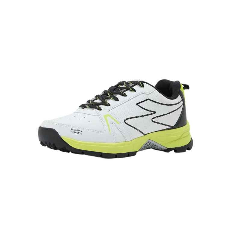 SG Scorer Edge cricket shoes